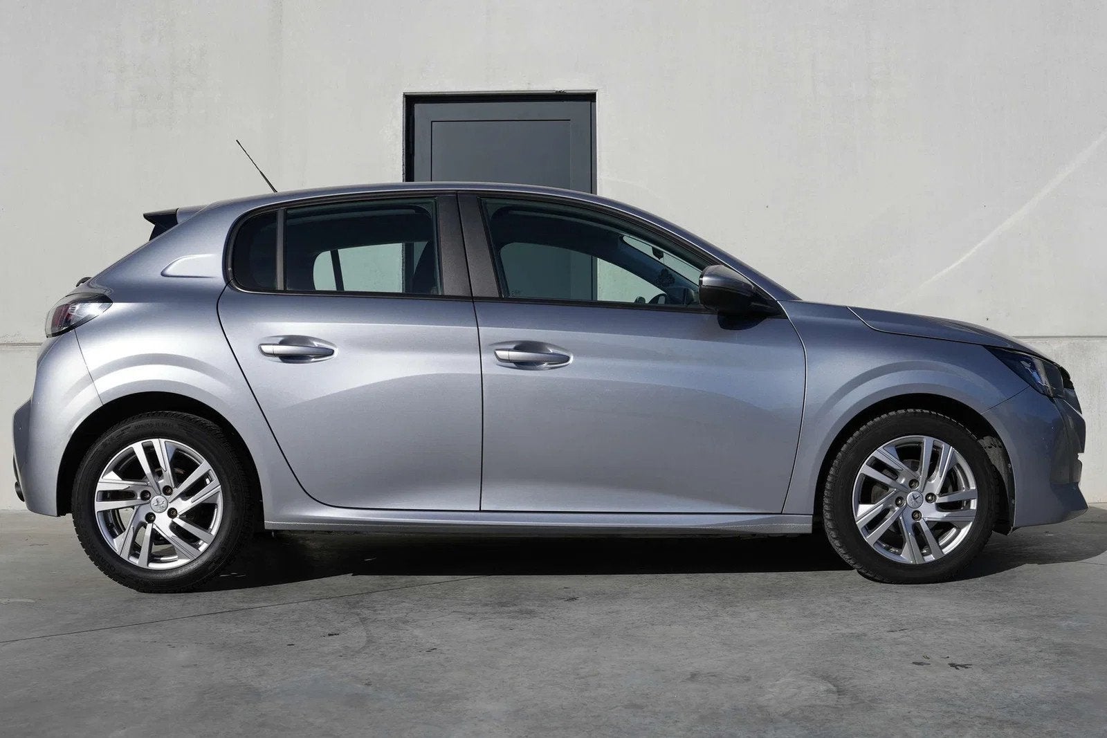 Peugeot 208 LED | CarPlay | Zetelverwarming | Cruise | PDC |, Auto's, Stof, 1199 cc, 5 deurs, Particulier