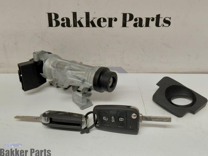 Serrure de contact + clé d'un Volkswagen Polo, -, Volkswagen, -, 3 mois de garantie