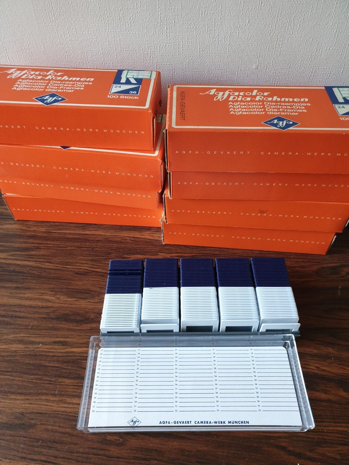dozen met dia-raampjes, Ophalen, Nieuw