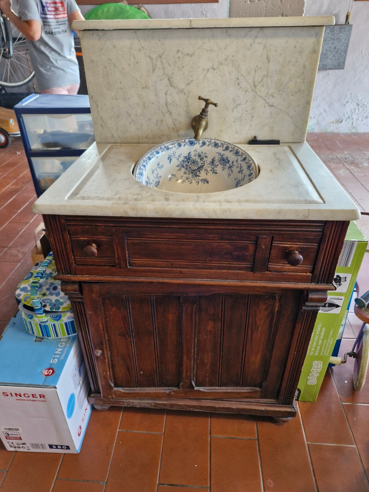 Antiek lavabo meubel, Ophalen