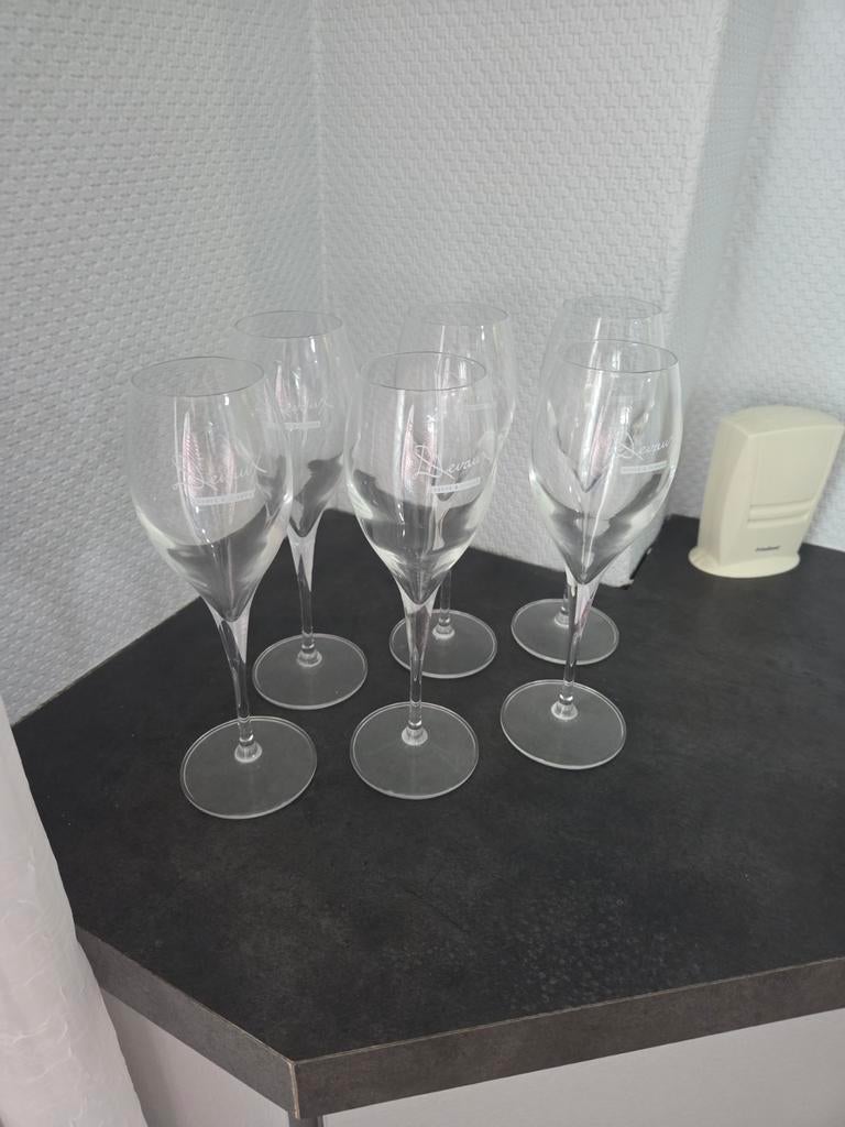 Glazen devaux, Collections, Enlèvement