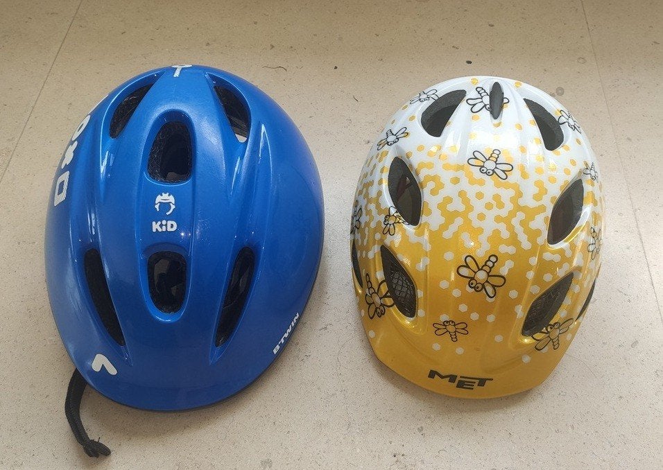 2 kinderfietshelmen te koop, Vélos & Vélomoteurs, Enlèvement, Utilisé, Garçon ou Fille