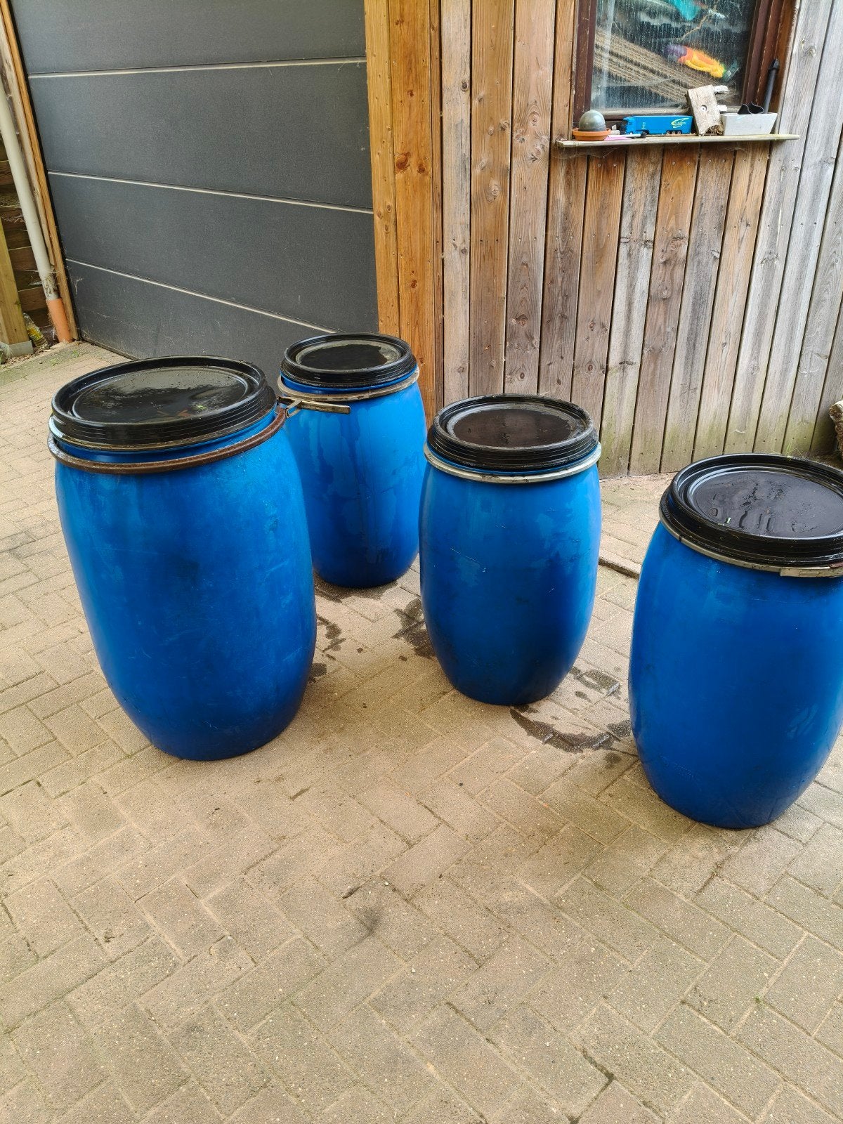 Regentonnen, Ophalen