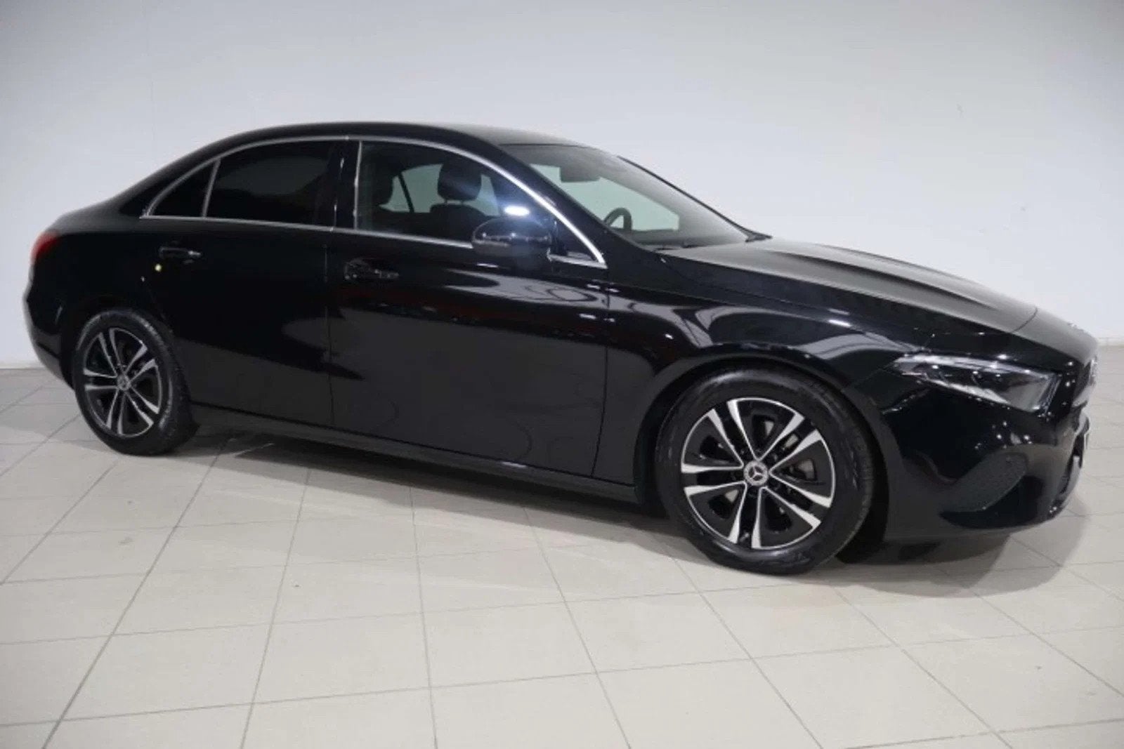 Mercedes-Benz A-CLASS 180 A Sedan 180 (automatique), Autos, 100 kW, Achat, Entreprise, Automatique