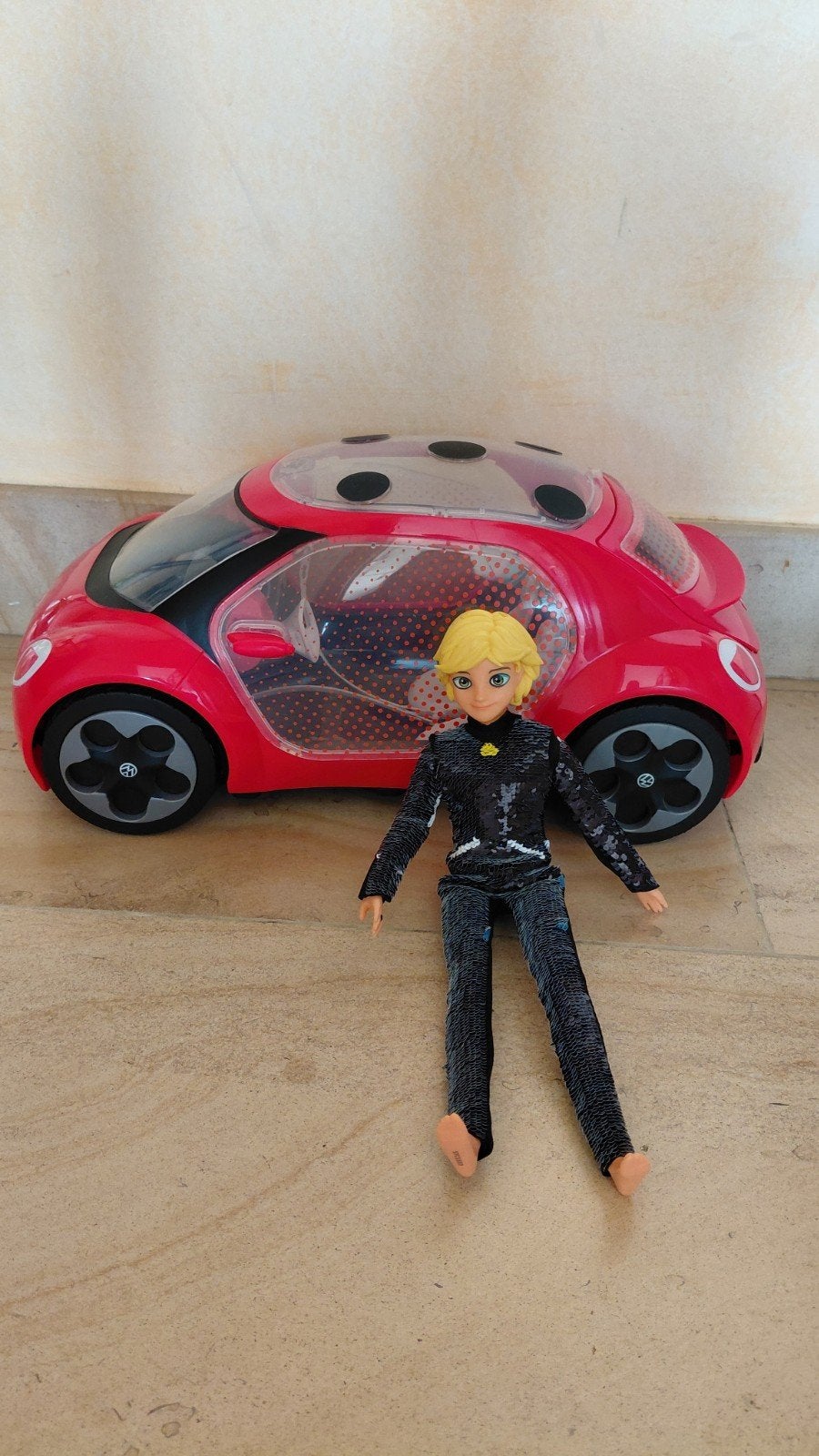 Voiture Lady Bug + personnage, Kinderen en Baby's, Speelgoed |Speelgoedvoertuigen, Ophalen