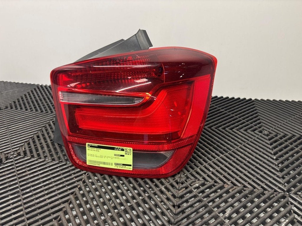 FEU ARRIÈRE DROIT BMW 1 serie (F20) (|63217241542|), Autos : Pièces & Accessoires, Utilisé, BMW, Petuelring 130
80809  München, DE
