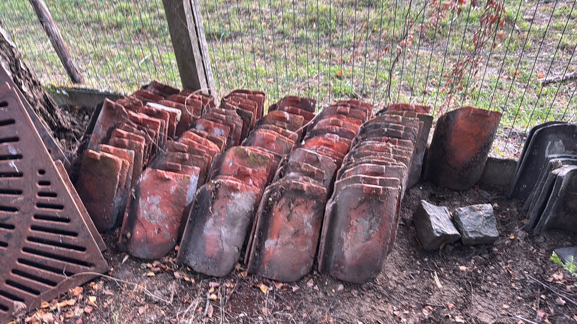 Lot oude rode boomse pannen, Doe-het-zelf en Bouw, Ophalen, Gebruikt, Steen of Klei, 5 tot 10 m²