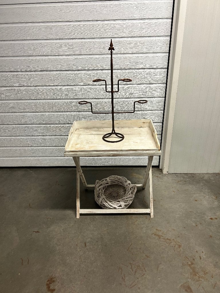 bijzet tafel met kandelaar en rieten mandje, Gebruikt, 55 tot 75 cm, Tijdloos, Rechthoekig
