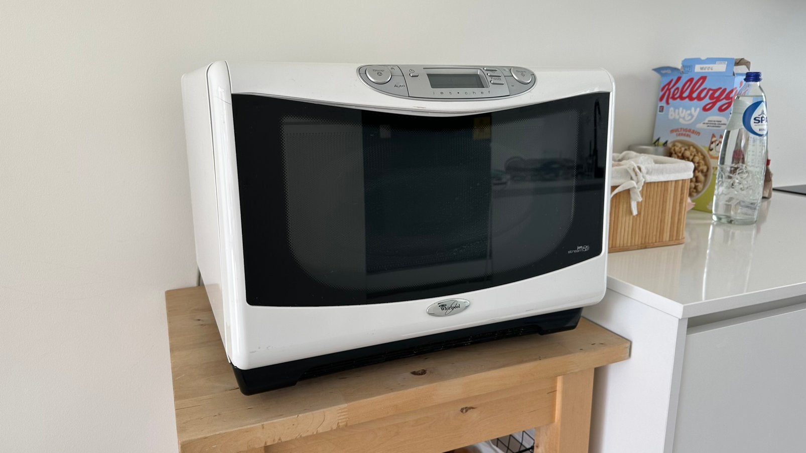 Four à micro-ondes Whirlpool + air chaud + grill, Utilisé, 45 à 60 cm, Four à micro-ondes combiné, Gril