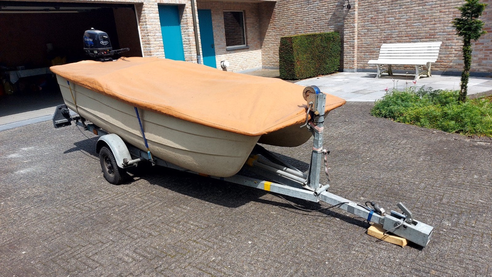 vissersloep met vlakke bodem taburyak  3, Ophalen