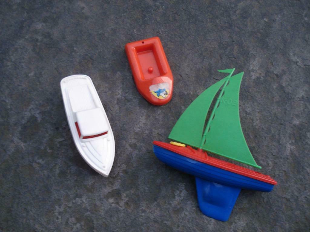Jouets de bain: 3 bateaux, vintage, Enlèvement ou Envoi, Comme neuf, Autres types