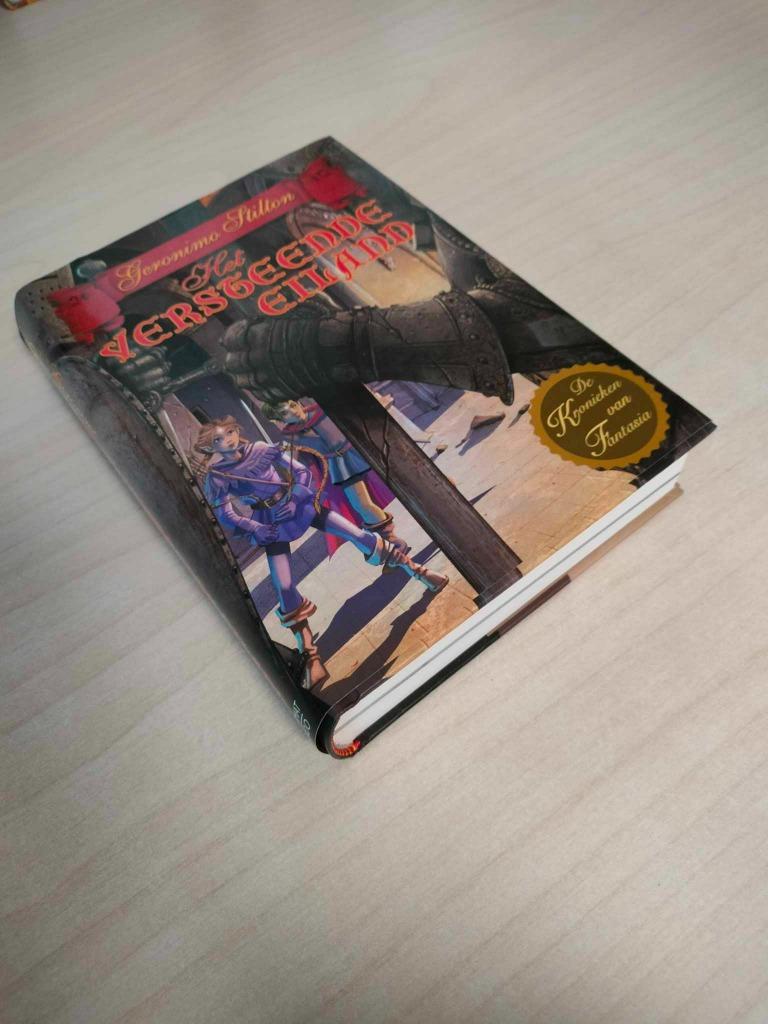 Het versteende eiland (Kronieken van Fantasia), Boeken, Geronimo Stilton, Ophalen of Verzenden, Zo goed als nieuw, Fictie