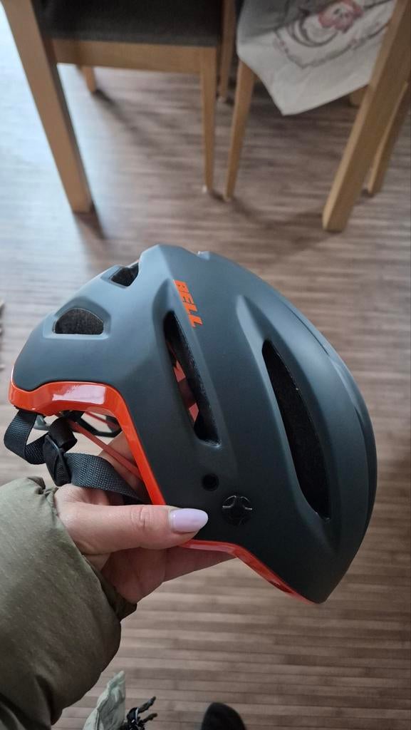 Bell MTB helm maat M NIEUW!!!, Fietsen en Brommers, Fietsaccessoires | Fietshelmen, Ophalen