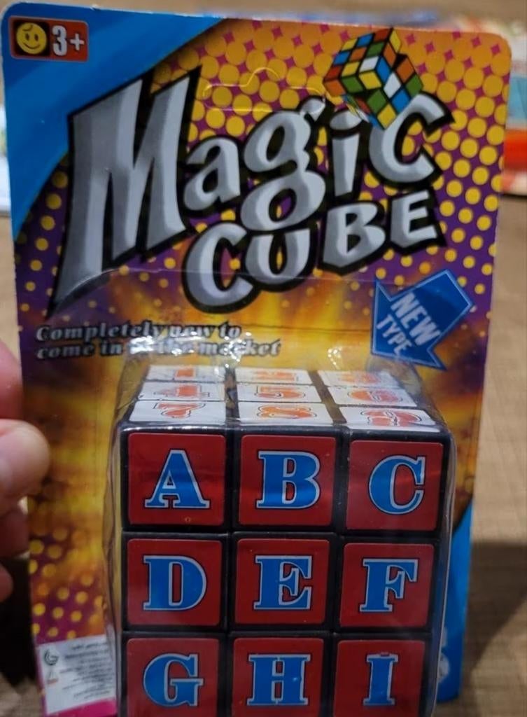 Rubiks kubus met cijfers en letters (nieuw!), Hobby en Vrije tijd, Denksport en Puzzels, Ophalen of Verzenden, Nieuw, Rubik's of 3D-puzzel