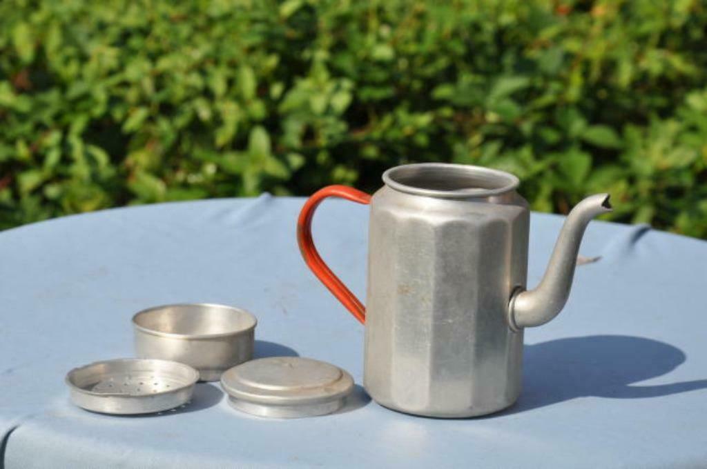 § ancien jouet en aluminium cafetiere, Ophalen of Verzenden