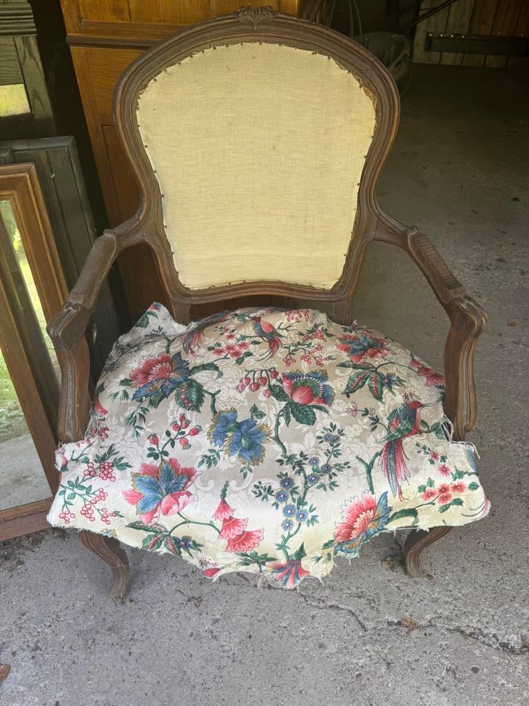 Fauteuil crapaud chêne 1930, Enlèvement