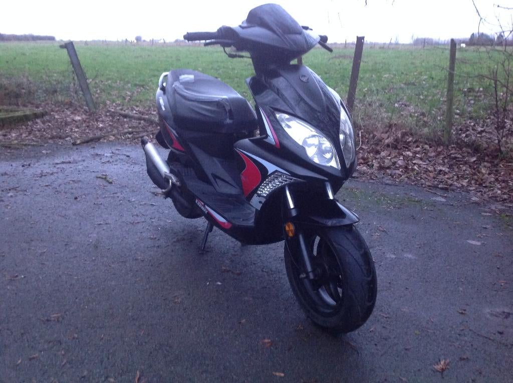 Scooter Classe A Keeway f-act evo 2 Temps, Fietsen en Brommers, Ophalen, Klasse A (25 km/u), Zo goed als nieuw, Keeway