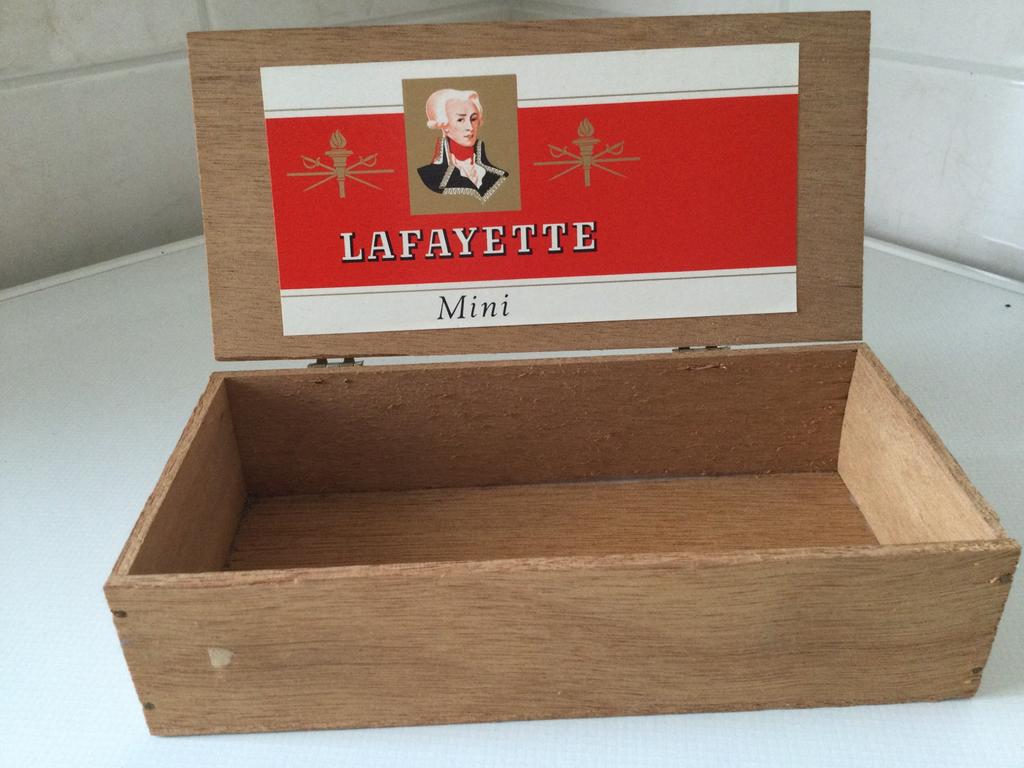 Lafayette mini houten sigarenkistje, Verzamelen, Ophalen of Verzenden, Zo goed als nieuw