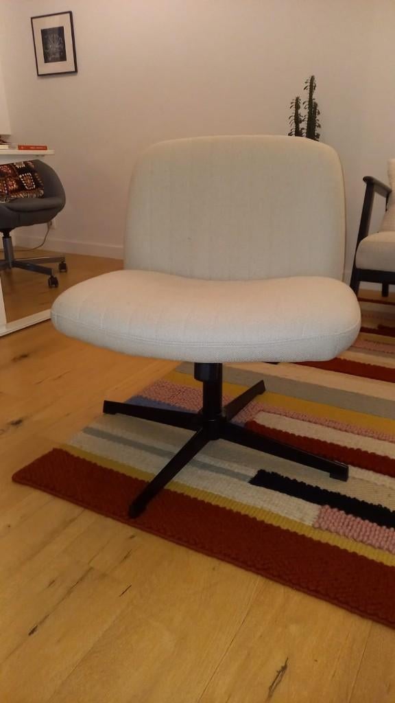 Chair computer or living room, Huis en Inrichting, Ophalen, Wit, Office/lounge chair, Zo goed als nieuw