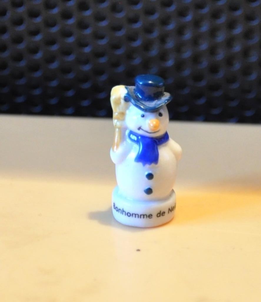 feve en porcelaine pasquier bonhomme de neige, Ophalen of Verzenden, Zo goed als nieuw, Overige typen