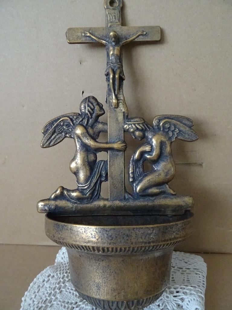 Antiek wijwaterbakje met engelen 31cm koper of messing 1850, Antiek en Kunst, Antiek | Religieuze voorwerpen, Ophalen of Verzenden