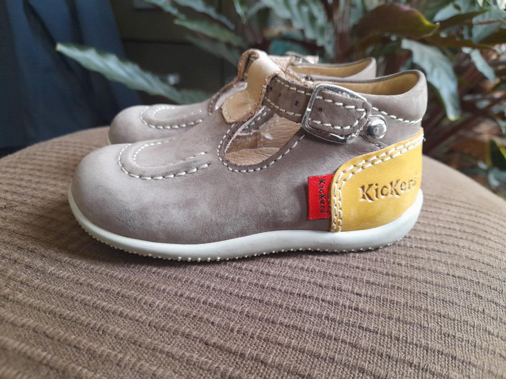 KICKERS - Petites chaussures en cuir/daim pour enfant (21), Enfants & Bébés, Vêtements enfant | Chaussures & Chaussettes, Comme neuf