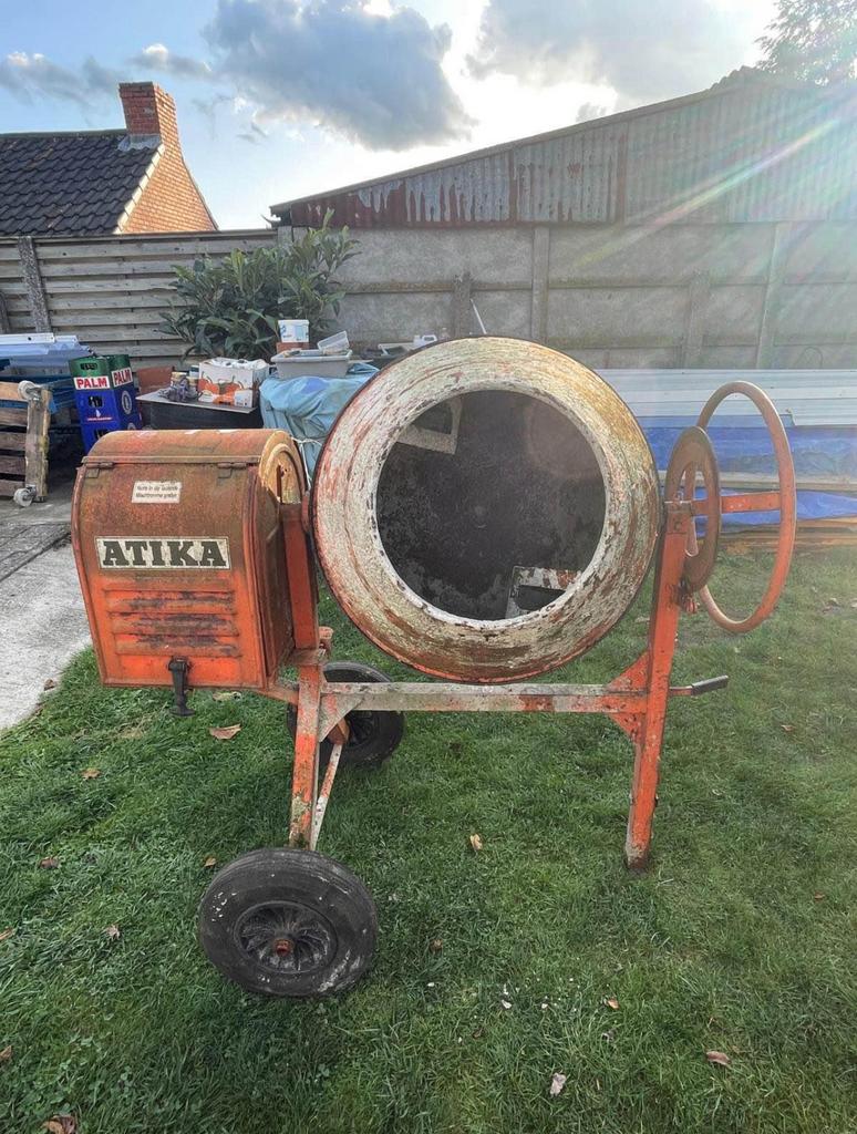 Betonmolen Atika 220V €280, Ophalen of Verzenden, Zo goed als nieuw