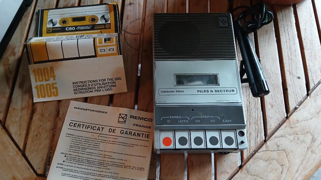 vintage mini cassette audio portable en boite année 80, Enlèvement ou Envoi, Utilisé, Méditation et Spiritualité, Accessoires