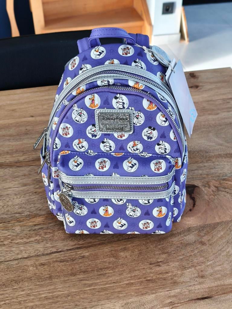 Loungefly : Sac à dos Mini Backpack Mickey & Friends, Bijoux, Sacs & Beauté, Sacs | Sacs à dos, Enlèvement ou Envoi