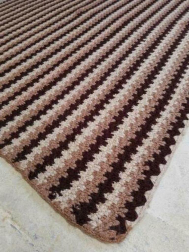 GR70 Vintage jaren 60 70 gehaakt plaid aardetinten 165/140, Huis en Inrichting, Woonaccessoires | Plaids en Woondekens, Gebruikt