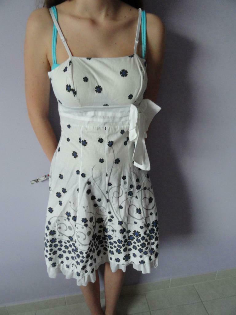 Leuk wit zomerkleedje met blauwe bloemetjes, maat S, Enlèvement ou Envoi, Taille 36 (S), Comme neuf, Longueur genou