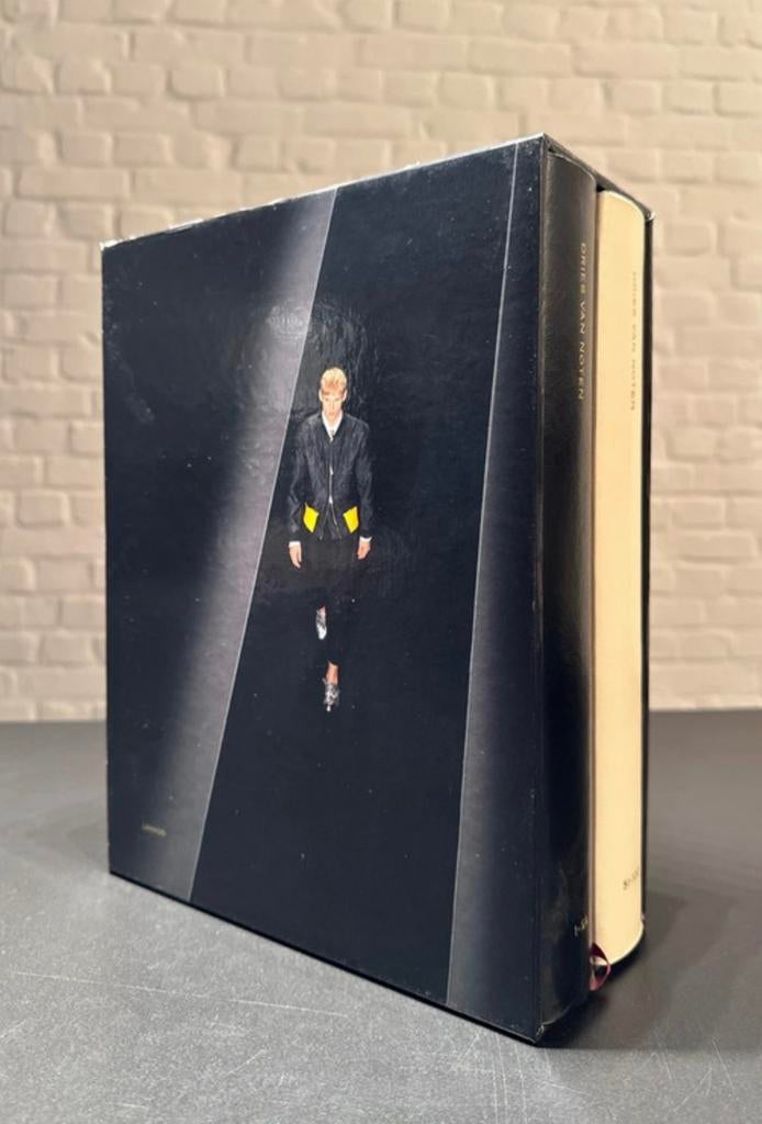 Dries Van Noten: 0-100, Boeken, Ophalen of Verzenden, Zo goed als nieuw, Couturiers