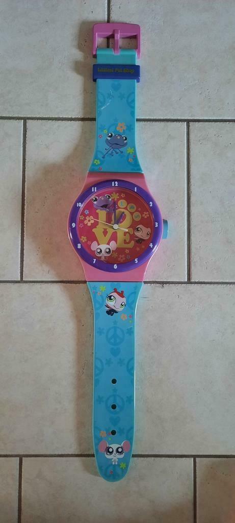 Horloge mural enfants ( montre ) littlest pet shop, Bijoux, Sacs & Beauté, Enlèvement ou Envoi, Utilisé, Rose, Fille