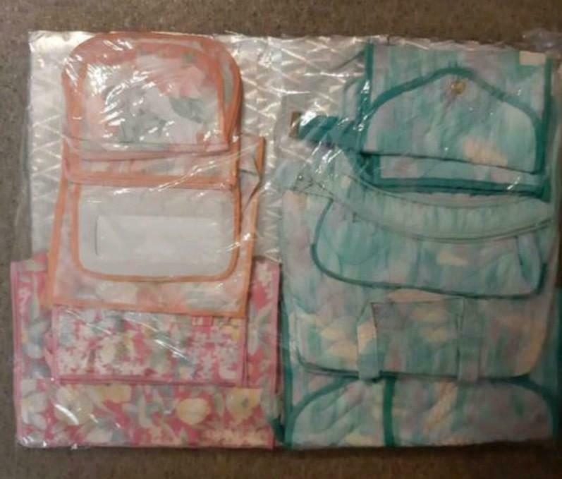 À vendre 8 trousse de toilette tout nouveau, Enlèvement, Comme neuf