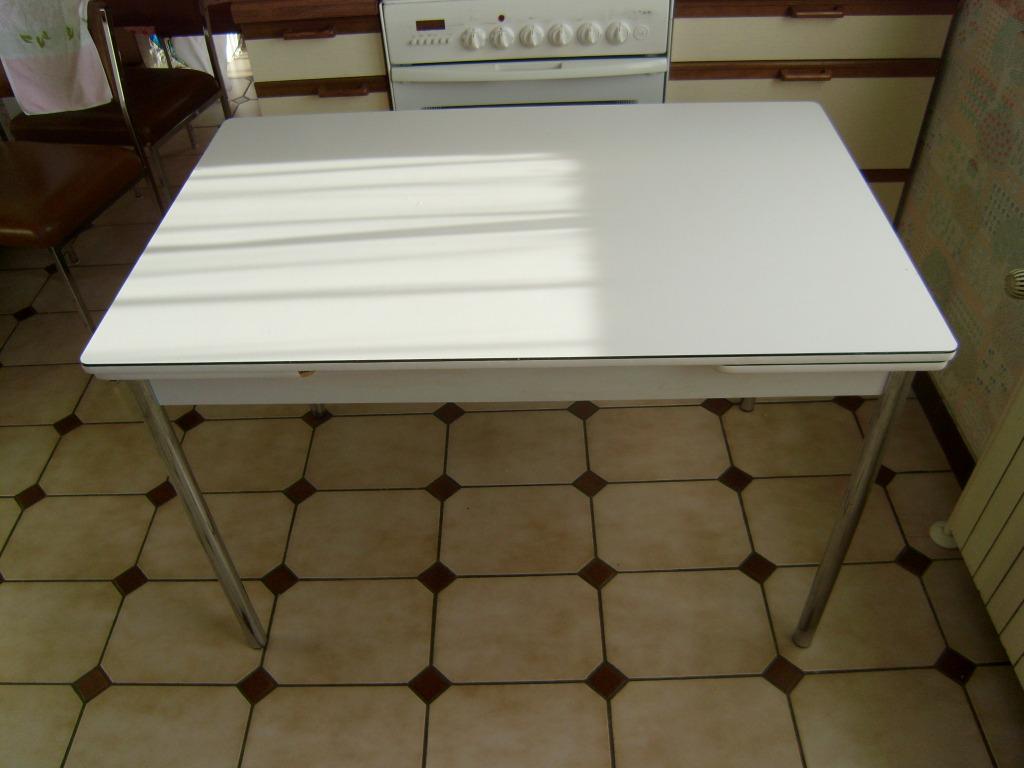Formica Très bonne table vintage années 70 avec rallonges, Enlèvement