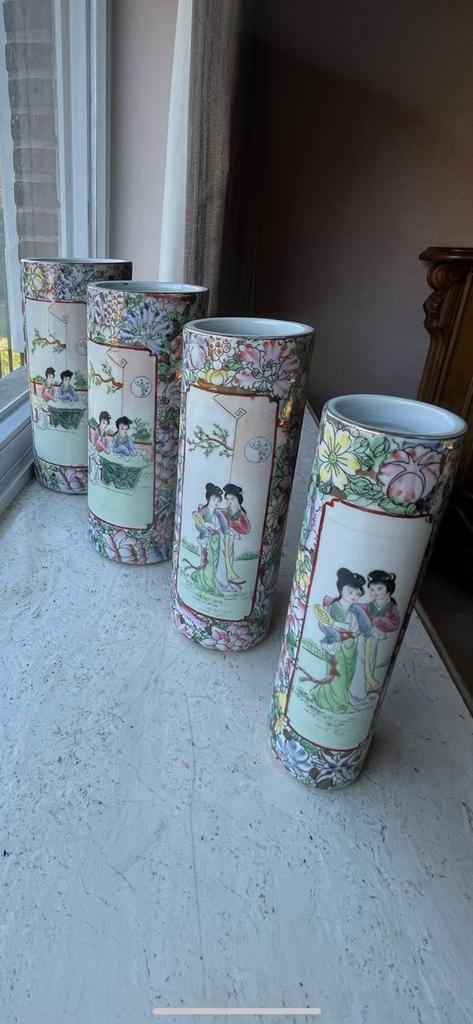 4 chinese vaasjes, Ophalen