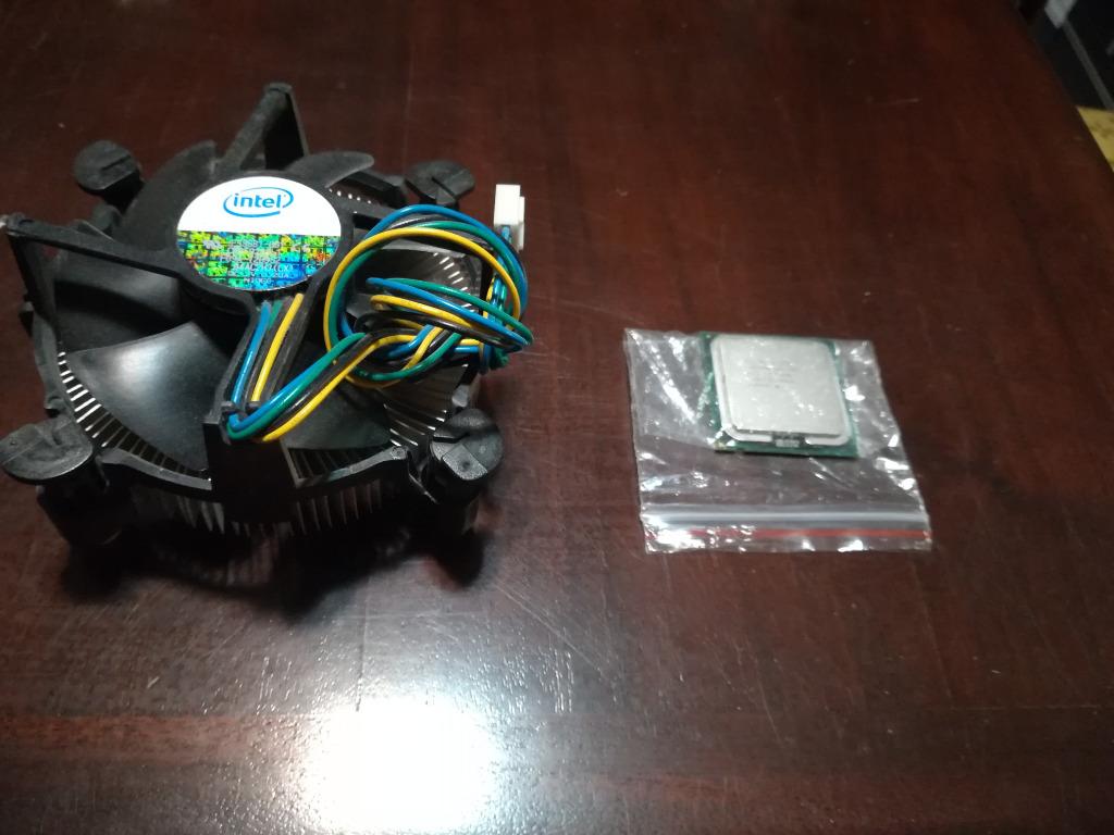 Intel processor socket 775 boxed E5300 met koeler, Ophalen of Verzenden