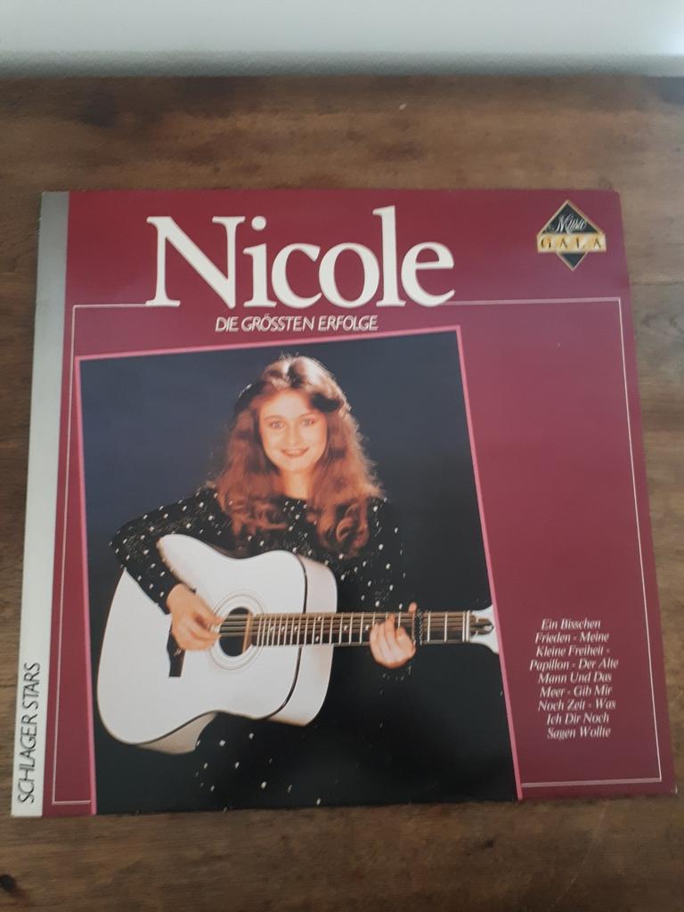 Nicole, Enlèvement ou Envoi, Comme neuf