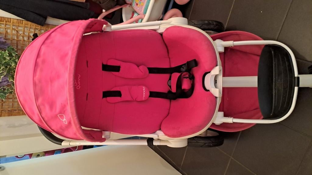 Poussette fille rose fushia quinny et recouvrement bébé, Enlèvement ou Envoi, Comme neuf, Poussette, Quinny