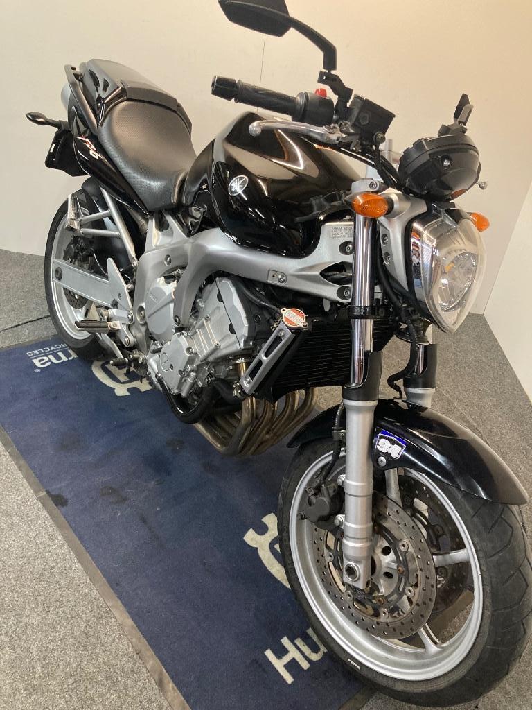 Yamaha FZ 6 MY'04 ref. LS 3126, Motoren, 4 cilinders, Bedrijf, Meer dan 35 kW, 600 cc