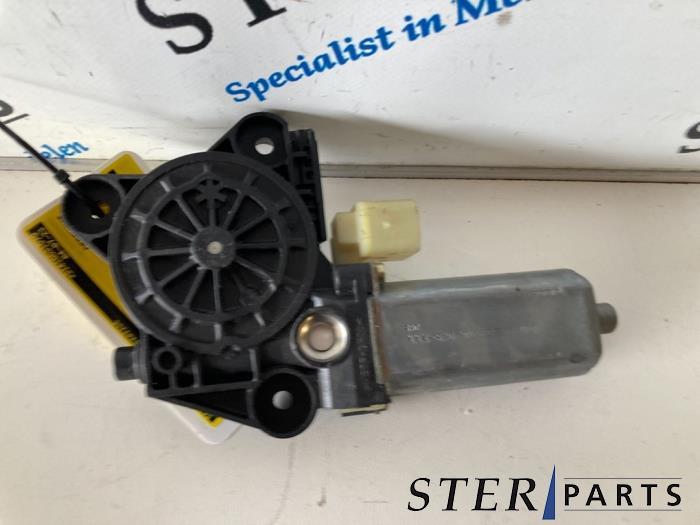 Moteur de vitre portière d'un Mercedes C-Klasse, Enlèvement ou Envoi, 3 mois de garantie, Utilisé, Mercedes-Benz