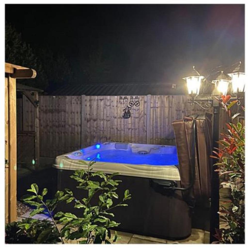 Envie d'avoir un jacuzzi de qualité?   jacuzzi 4 personnes, Enlèvement ou Envoi, Neuf