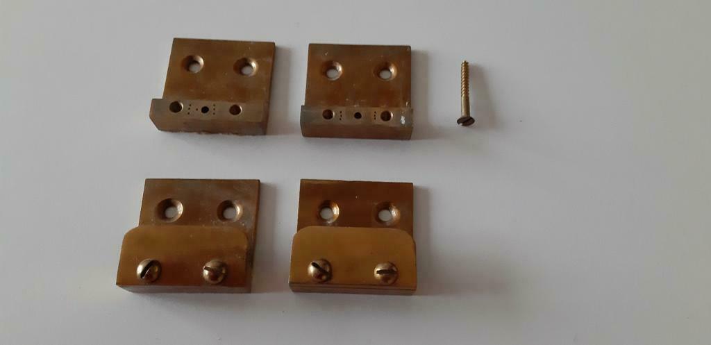 4 supports en cuivre jaune robustes pour miroirs, etc., Enlèvement ou Envoi, Utilisé