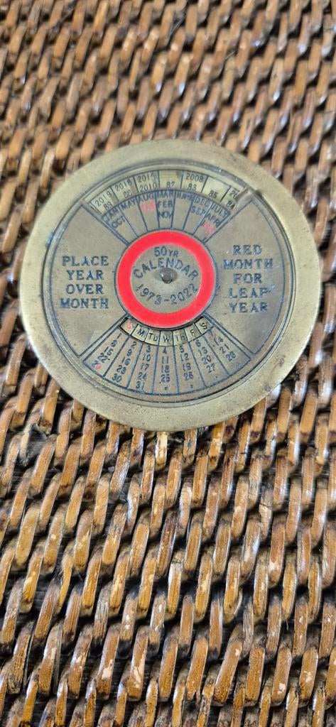 Boucle de ceinture avec calendrier des 50 ans intégré 1973/2, Collections, Enlèvement