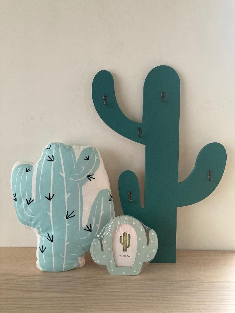 Kamerdecoratie thema cactus: kapstok, kader en kussen, Kinderen en Baby's, Kinderkamer | Inrichting en Decoratie, Zo goed als nieuw