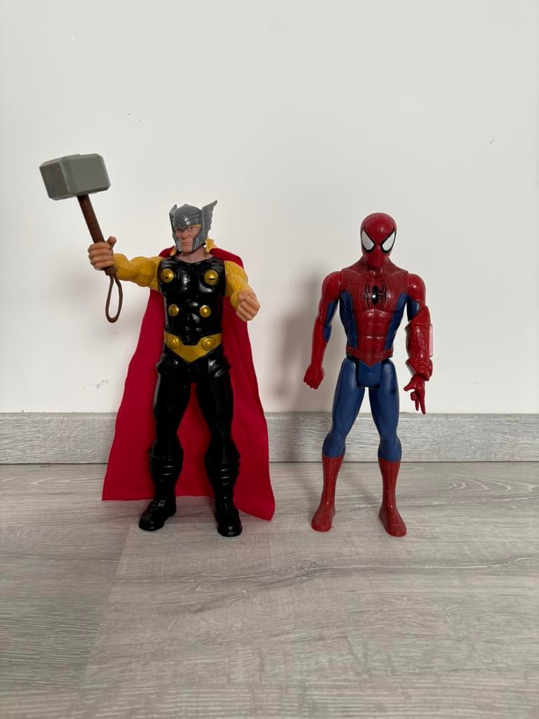 Personnages-jouets Thor et Spiderman, Enlèvement, Utilisé
