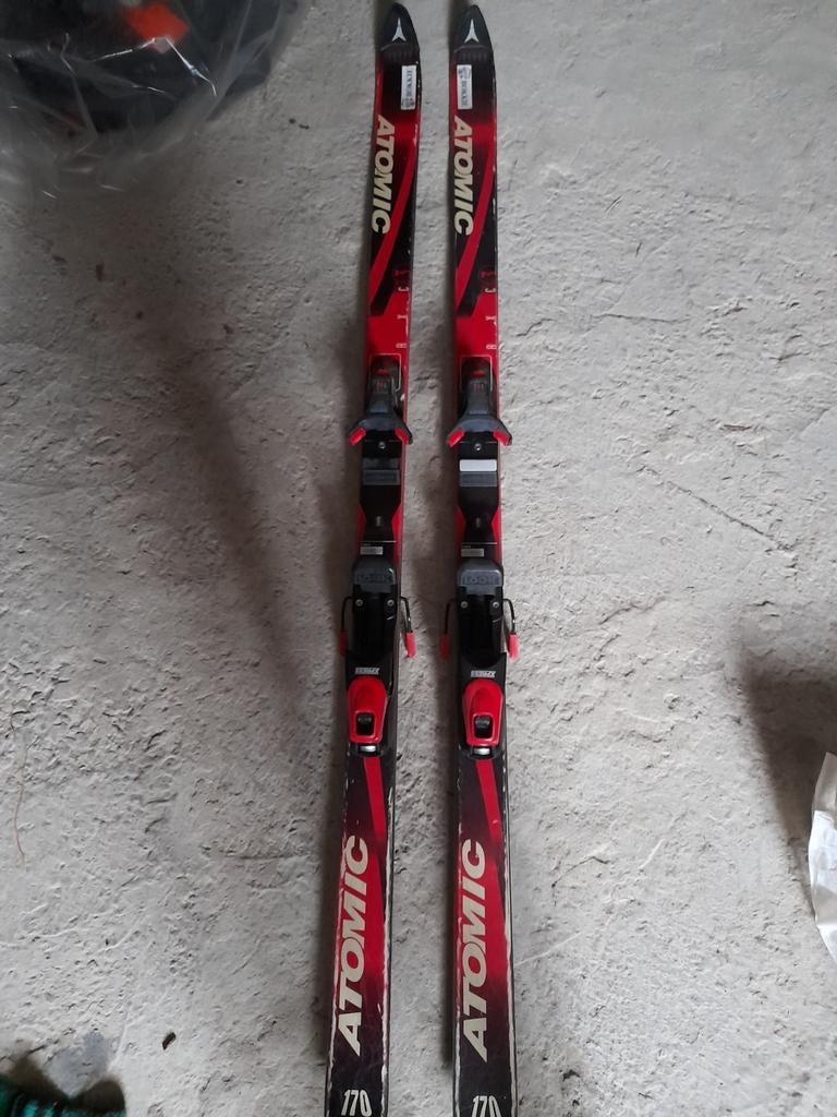 Lattes de ski ATOMIC, 1,70 m, fixations LOOK, 160 à 180 cm, Skis, Comme neuf, Enlèvement