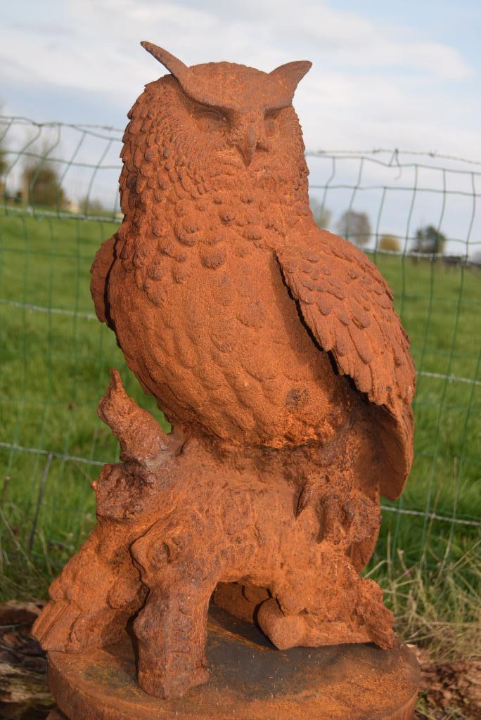 Grote gietijzeren uil (oehoe op tak), Tuin en Terras, Tuinbeelden, Ophalen, Nieuw, Overige materialen, Dierenbeeld