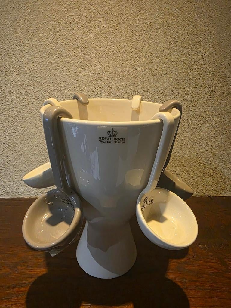 Royal Boch Multiple Spoons, Enlèvement