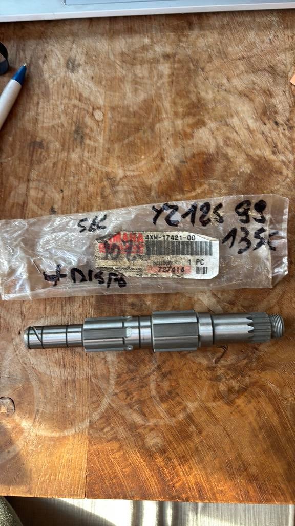 4XM-17421-00 Axe secondaire YZ125, Motoren, Ophalen of Verzenden, Nieuw